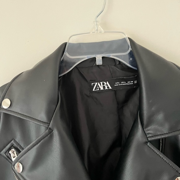 NWOT ZARA Faux LEATHER JACKET - L - Picture 3 of 5
